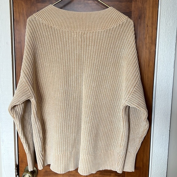 AERIE | 100% Cotton Chunky Knit V-Neck Sweater in Tan | Large - Picture 3 of 9